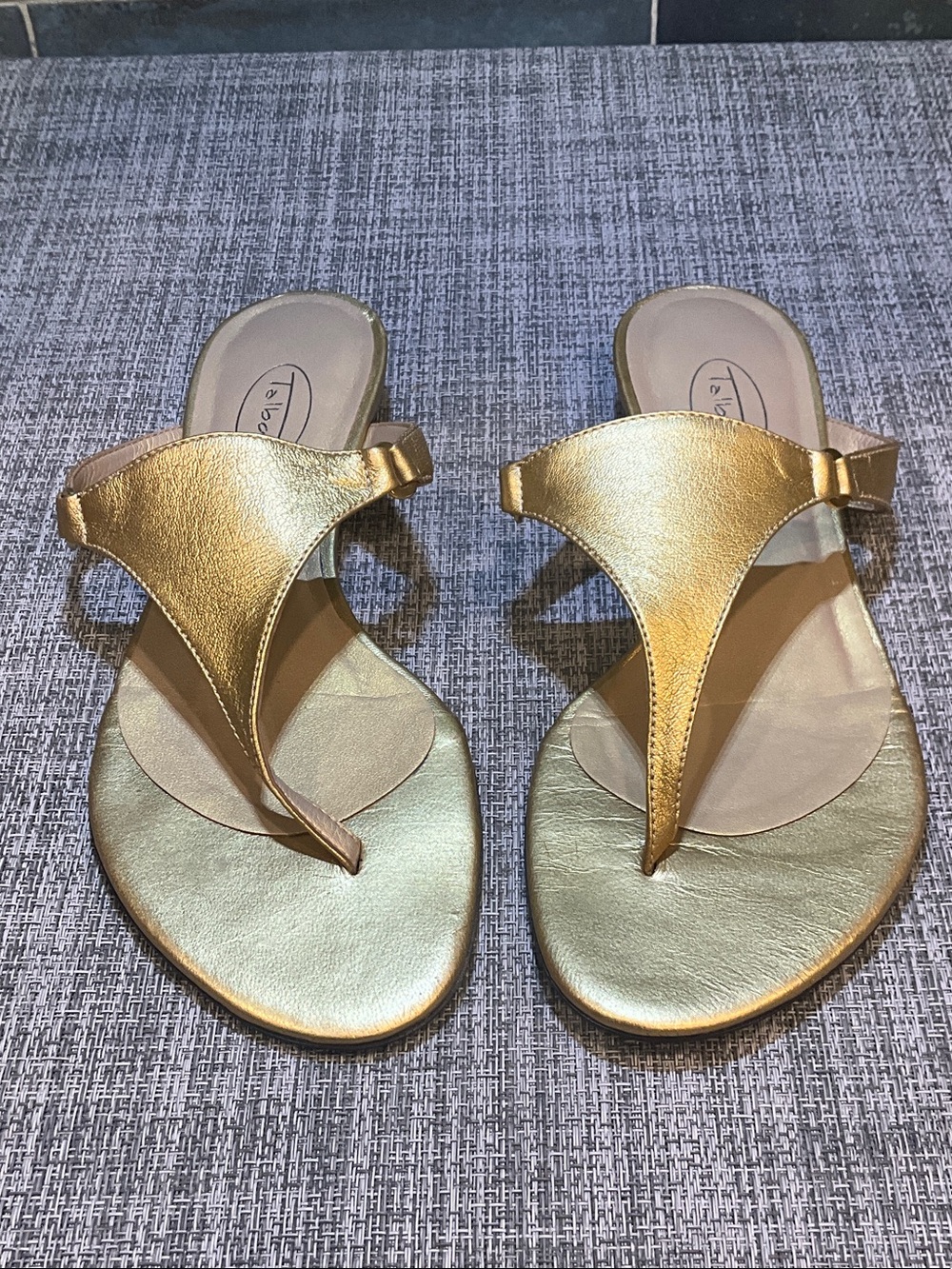Talbots Keri Triangle Metallic Gold Leather Sandals Size 7B